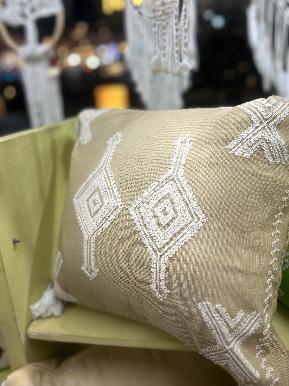 Bantal Sofa Etnik Beige Tassel